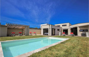 Beautiful home in Montélimar with Outdoor swimming pool, WiFi and 4 Bedrooms